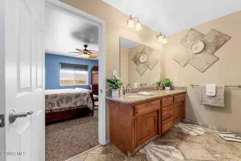 Bath - 23309 Tak Ct, Tehachapi, CA 93561 photo 2 of 5