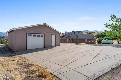 Exterior - 23309 Tak Ct, Tehachapi, CA 93561 photo 2 of 6