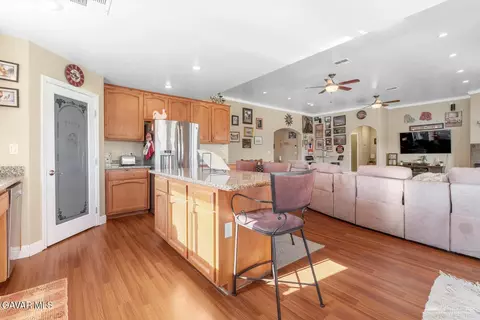 Kitchen - 23309 Tak Ct, Tehachapi, CA 93561 photo 2 of 3