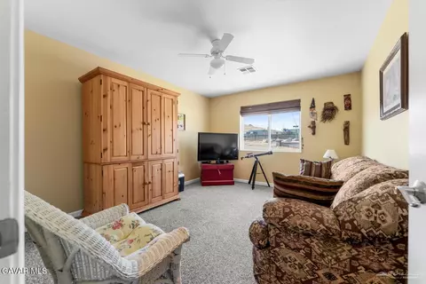 Bedroom - 23309 Tak Ct, Tehachapi, CA 93561 photo 2 of 4