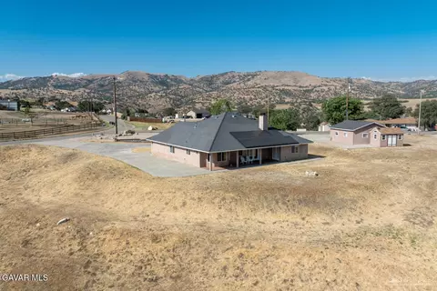 View/Area - 23309 Tak Ct, Tehachapi, CA 93561 photo 4 of 15