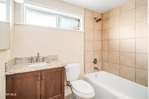 Bath - 2017 Newgrove St W, Lancaster, CA 93536 photo 1 of 2