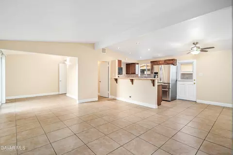 Living - 2017 Newgrove St W, Lancaster, CA 93536 photo 2 of 3