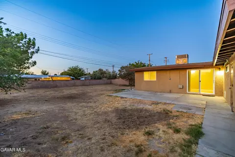 Exterior - 2017 Newgrove St W, Lancaster, CA 93536 photo 11 of 18