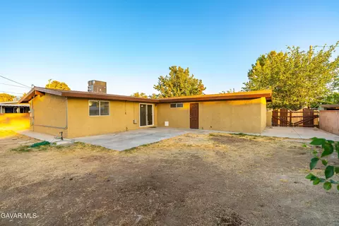 Exterior - 2017 Newgrove St W, Lancaster, CA 93536 photo 5 of 18