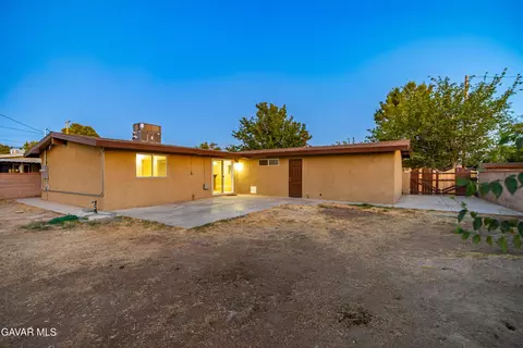 Exterior - 2017 Newgrove St W, Lancaster, CA 93536 photo 10 of 18
