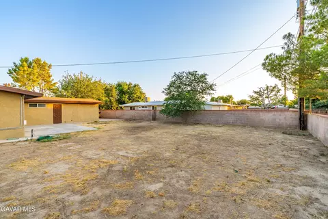 Exterior - 2017 Newgrove St W, Lancaster, CA 93536 photo 7 of 18