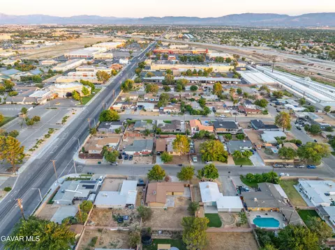 View/Area - 2017 Newgrove St W, Lancaster, CA 93536 photo 5 of 6
