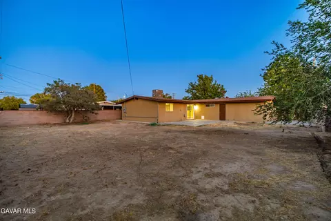 Exterior - 2017 Newgrove St W, Lancaster, CA 93536 photo 9 of 18