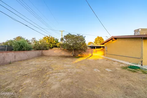 Exterior - 2017 Newgrove St W, Lancaster, CA 93536 photo 6 of 18