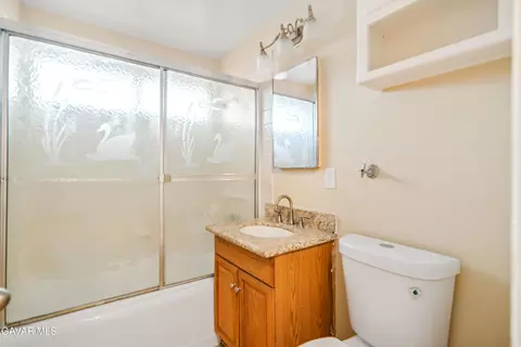 Bath - 2017 Newgrove St W, Lancaster, CA 93536 photo 2 of 2