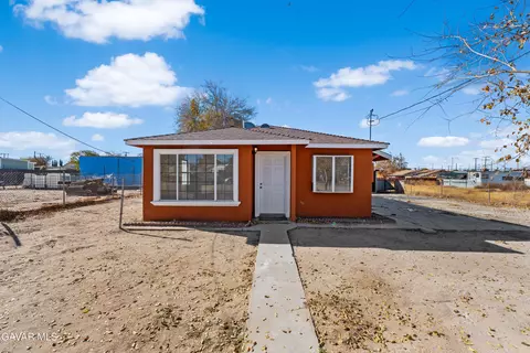 43331 Fairglen Rd, Lancaster, CA 93535