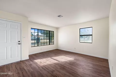 43331 Fairglen Rd, Lancaster, CA 93535 photo 7