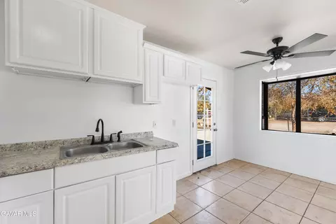 43331 Fairglen Rd, Lancaster, CA 93535 photo 15