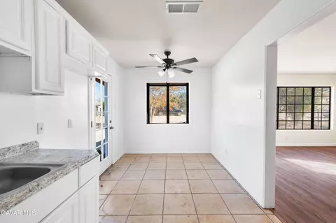 43331 Fairglen Rd, Lancaster, CA 93535 photo 14
