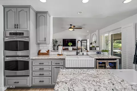 Kitchen - 32175 Cedarcroft Rd, Acton, CA 93510 photo 4 of 6