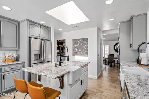 Kitchen - 32175 Cedarcroft Rd, Acton, CA 93510 photo 2 of 6