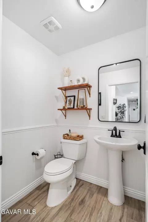 Bath - 32175 Cedarcroft Rd, Acton, CA 93510 photo 1 of 4