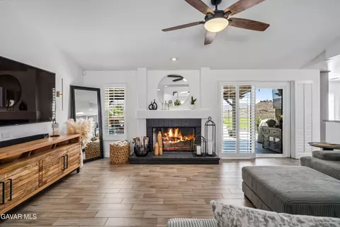 Living - 32175 Cedarcroft Rd, Acton, CA 93510 photo 3 of 4
