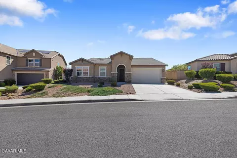 37327 Paintbrush Dr, Palmdale, CA 93551