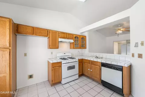 44242 Brandon Thomas Way, Lancaster, CA 93536 photo 10