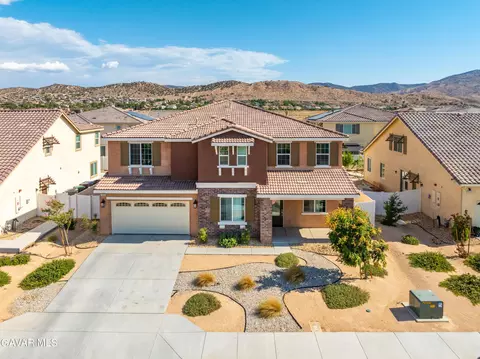 2050 Helconia Ct, Palmdale, CA 93551 photo 2