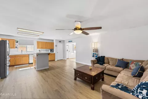 6231 Jasper Ct, Lancaster, CA 93536 photo 5