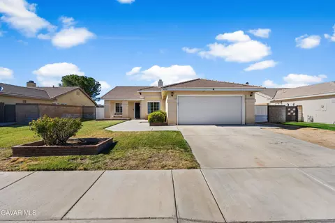 6231 Jasper Ct, Lancaster, CA 93536 photo 2