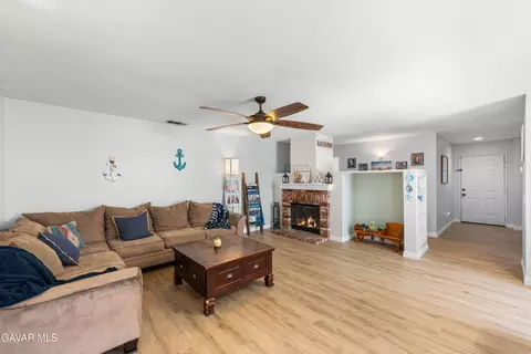6231 Jasper Ct, Lancaster, CA 93536 photo 4