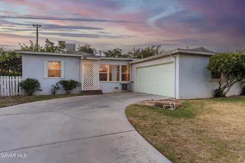 817 Ave J6 W, Lancaster, CA 93534