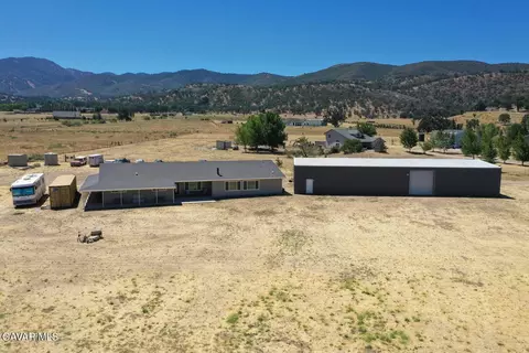 19426 Cavalier Ct, Tehachapi, CA 93561