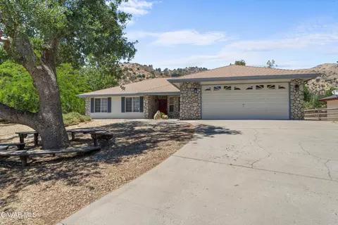 22401 Citation St, Tehachapi, CA 93561 photo 2