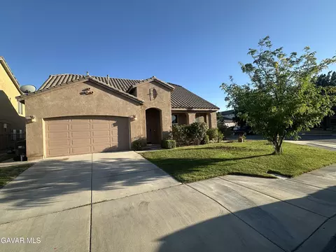 5834 Gem Ct, Lancaster, CA 93536
