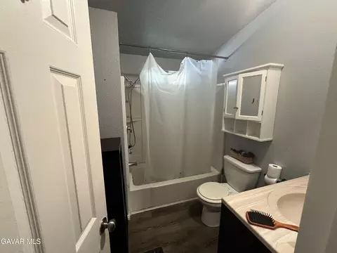 Bath - 45645 E 25th St #102, Lancaster, CA 93535 photo 1 of 3