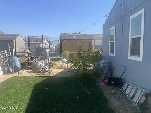 Exterior - 45645 E 25th St #102, Lancaster, CA 93535 photo 3 of 3