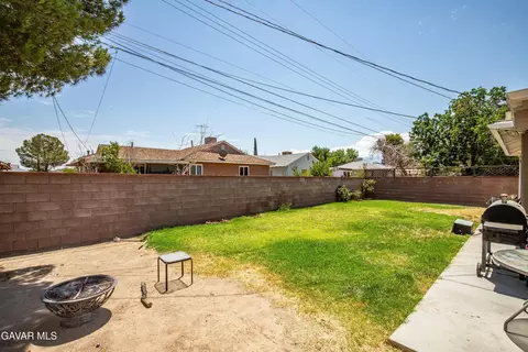 Exterior - 45532 Elm Ave, Lancaster, CA 93534 photo 5 of 9
