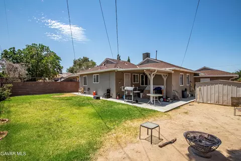 Exterior - 45532 Elm Ave, Lancaster, CA 93534 photo 6 of 9