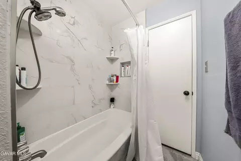 Bath - 45532 Elm Ave, Lancaster, CA 93534 photo 2 of 2
