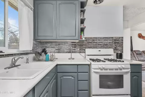 Kitchen - 45532 Elm Ave, Lancaster, CA 93534 photo 3 of 3