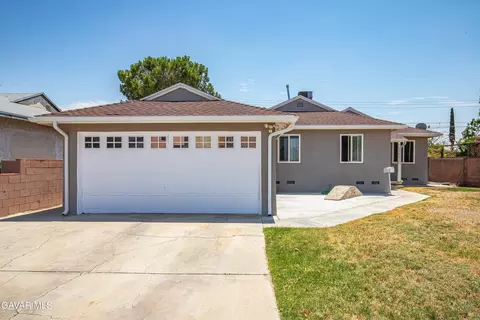 Exterior - 45532 Elm Ave, Lancaster, CA 93534 photo 1 of 9