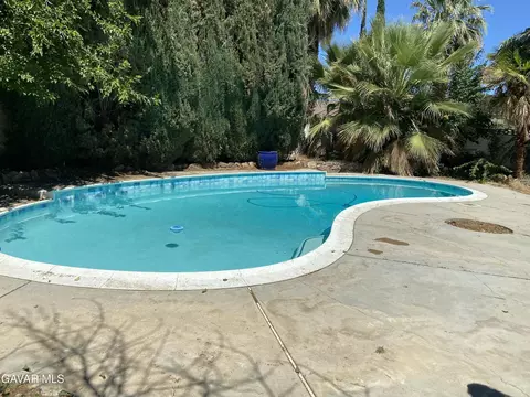 Exterior - 44419 Benald St, Lancaster, CA 93535 photo 4 of 4