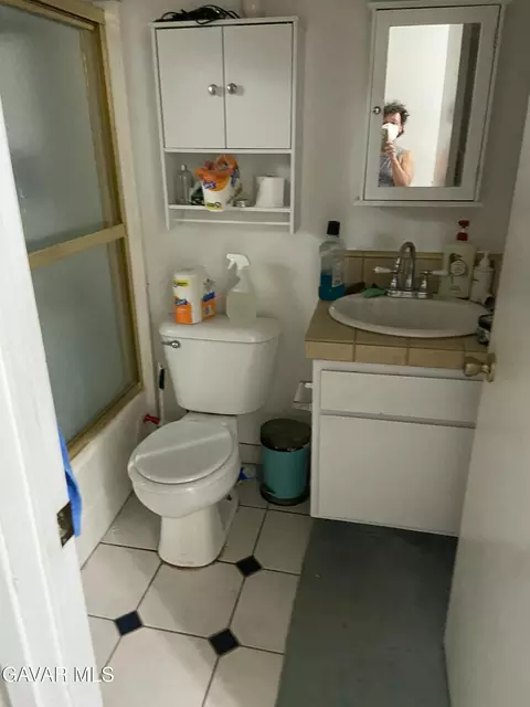 Bath - 44419 Benald St, Lancaster, CA 93535 photo 1 of 2