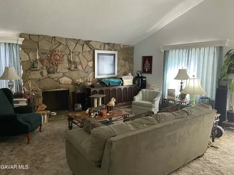 Living - 44419 Benald St, Lancaster, CA 93535 photo 1 of 2
