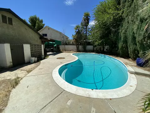 Exterior - 44419 Benald St, Lancaster, CA 93535 photo 2 of 4