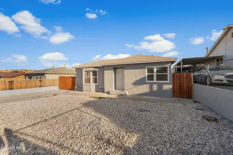 16785 Tracy St, Victorville, CA 92395