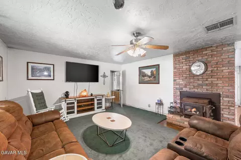 1334 Franklin Ave, Lancaster, CA 93535 photo 5