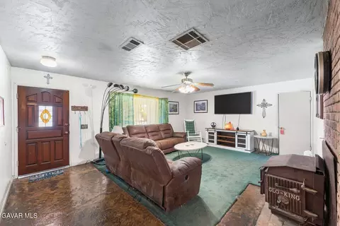 1334 Franklin Ave, Lancaster, CA 93535 photo 3