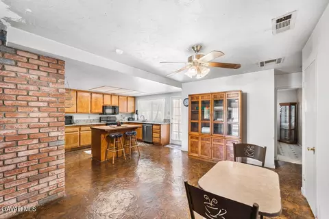 1334 Franklin Ave, Lancaster, CA 93535 photo 8