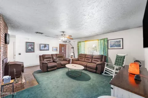 1334 Franklin Ave, Lancaster, CA 93535 photo 4