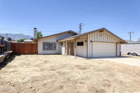 20412 El Porto Ct, Tehachapi, CA 93561